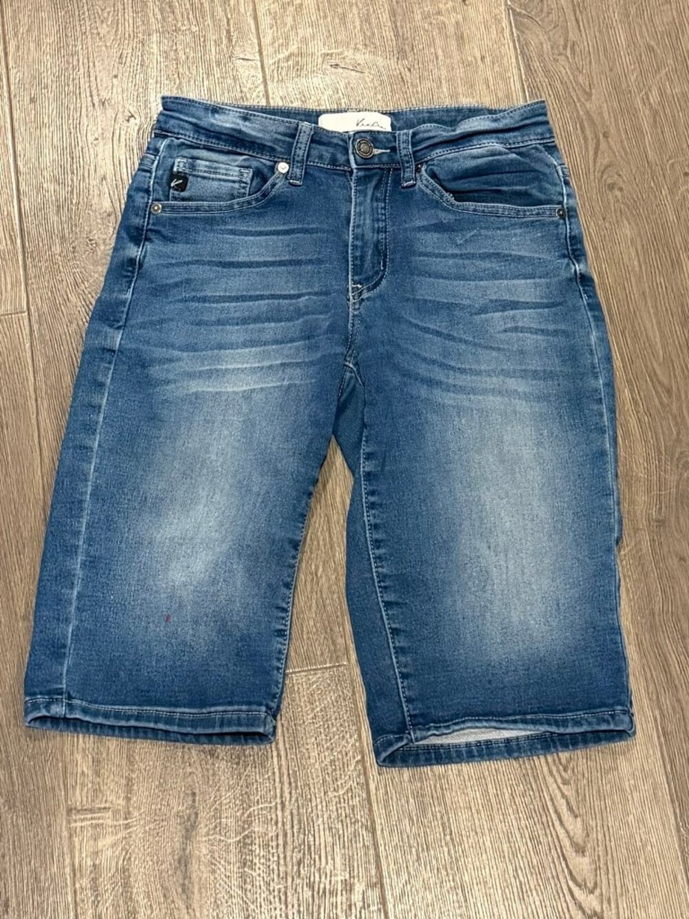 KanCan Bermuda Jean Shorts Size 24 Medium Wash Stretch Mid Rise Knee Length - Picture 3 of 8